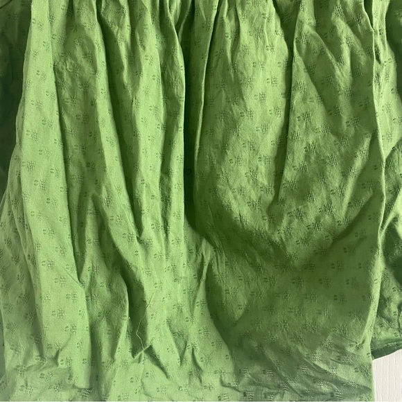 NWT Universal Thread large green blouse from Target. - Picture 3 of 8